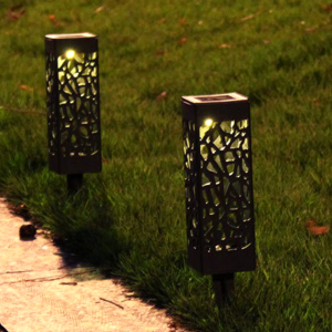 Solar outdoor garden light